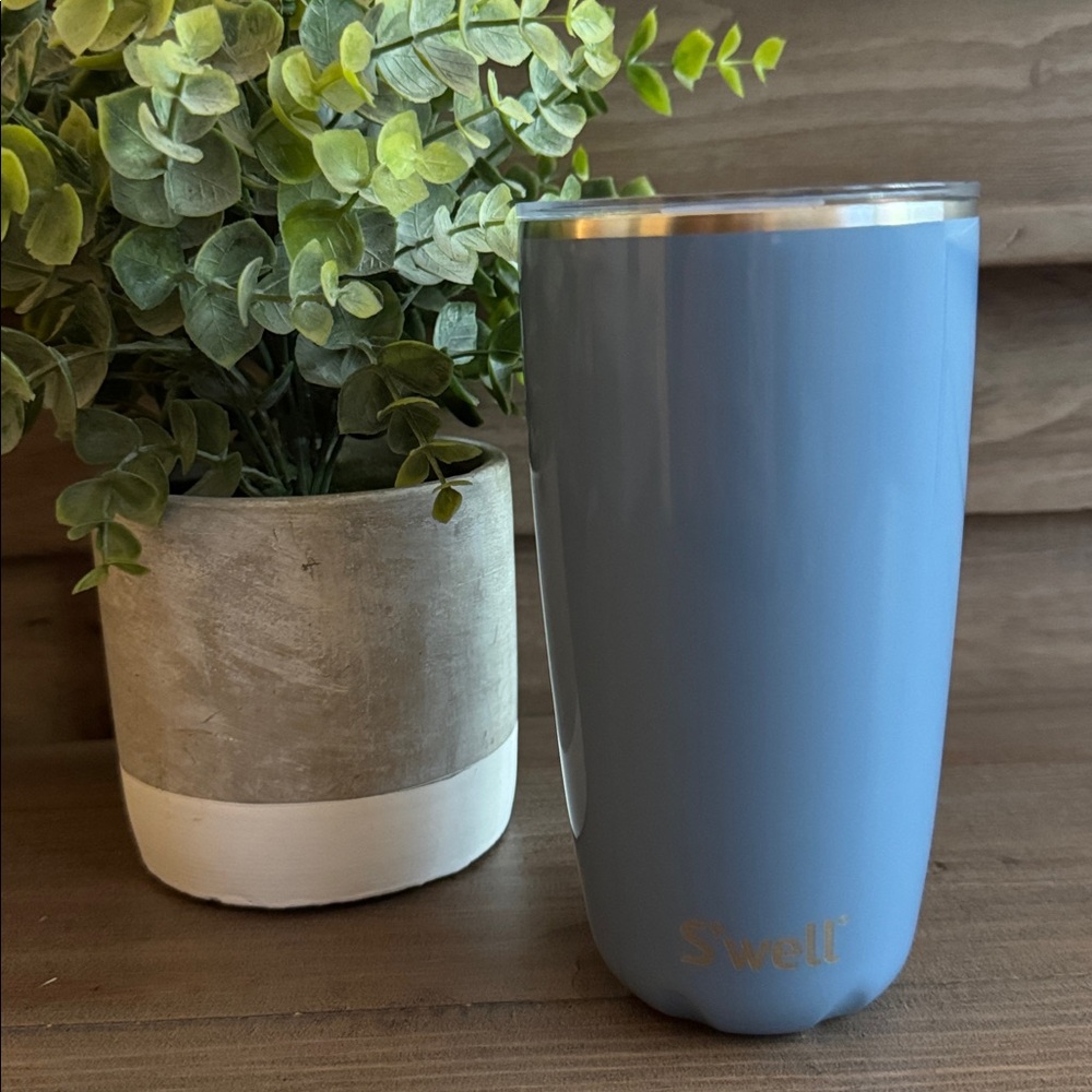 S'well Coastal Blue 18 oz Tumbler - Picture 4 of 6